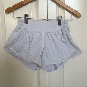 Lululemon White Hotty Hot 2.5” Shorts